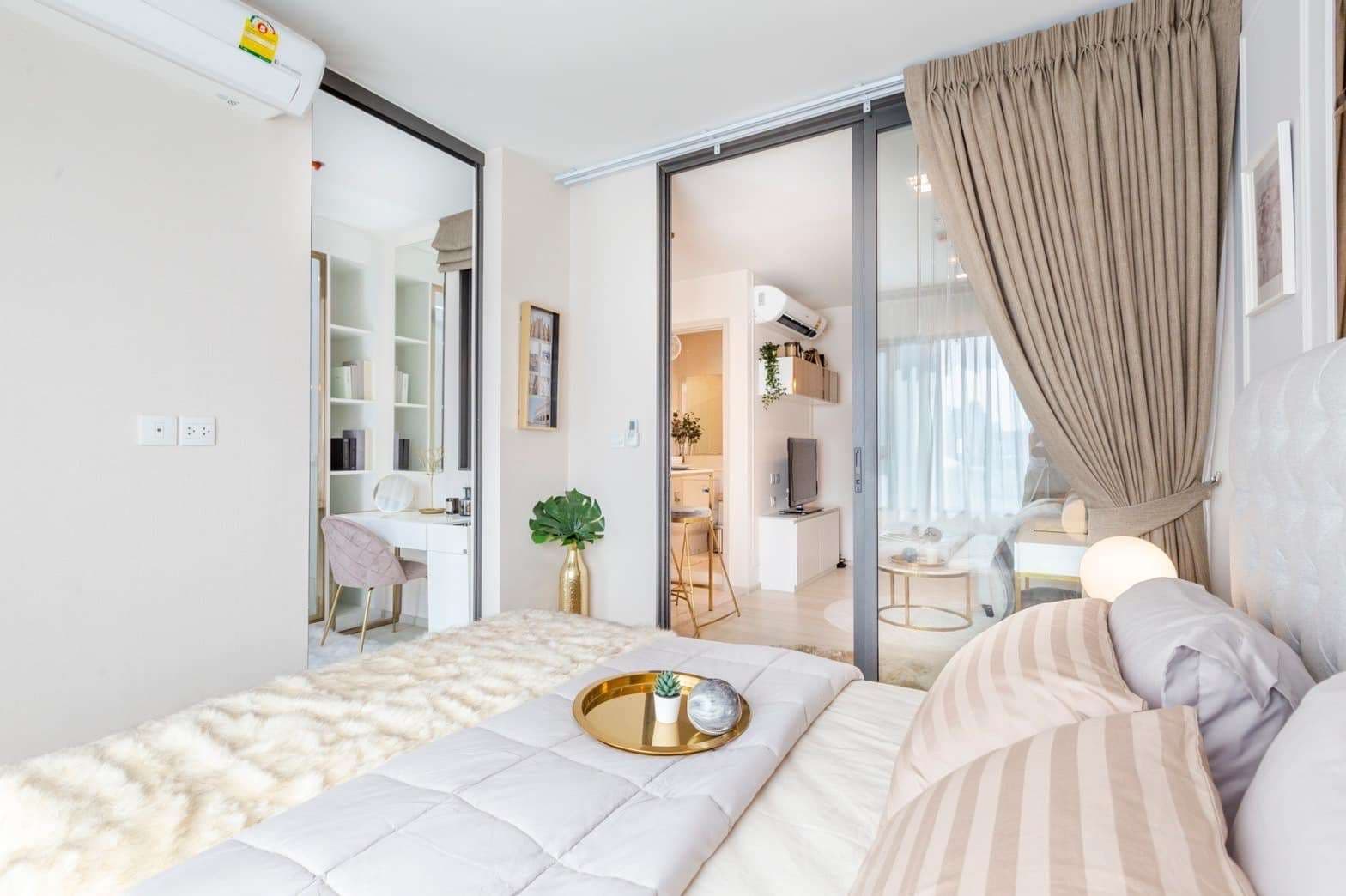 1615 – 201_bedroom.jpg