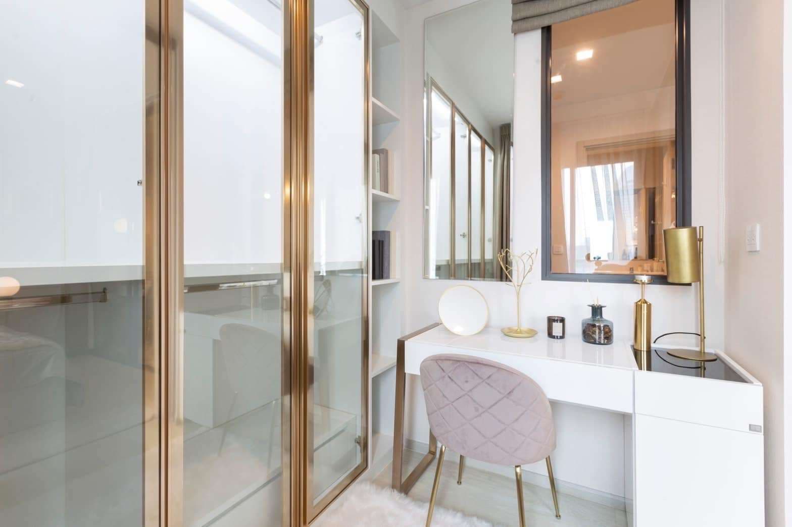 1615 – 301_bathroom.jpg