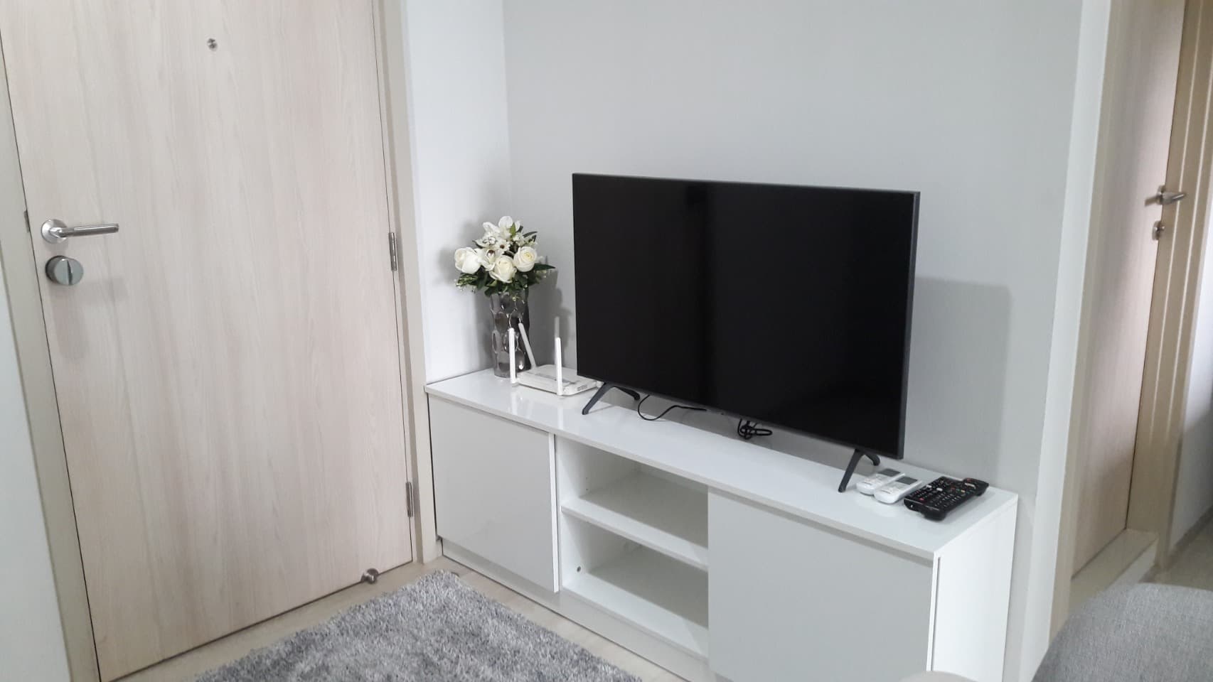1621 – 104_living_room.jpg
