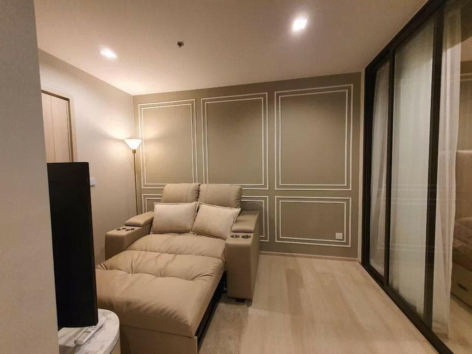 1623 – 102_living_room.jpg
