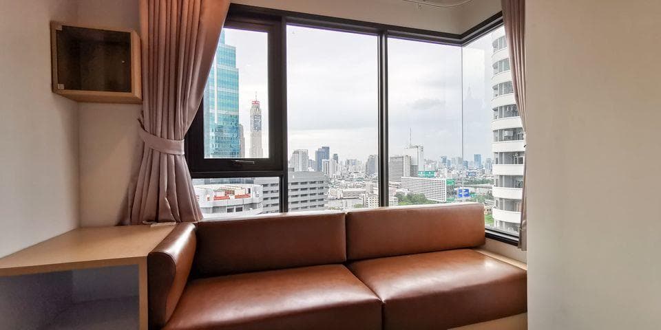 1625 – 103_living_room.jpg