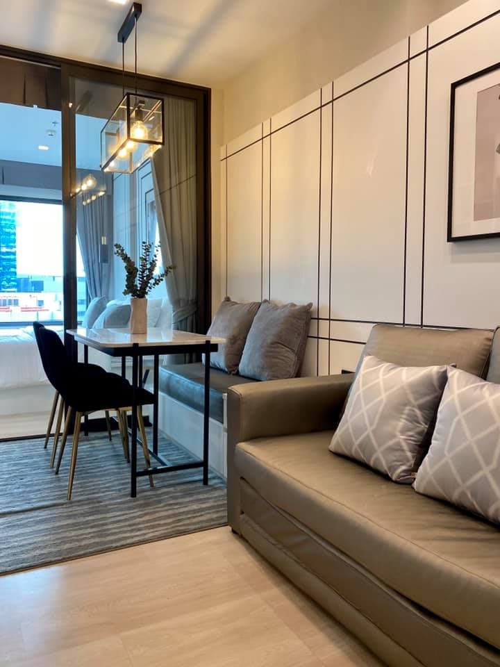 1627 – 102_living_room.jpg
