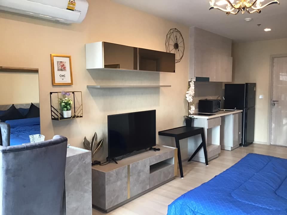 1628 – 101_living_room.jpg