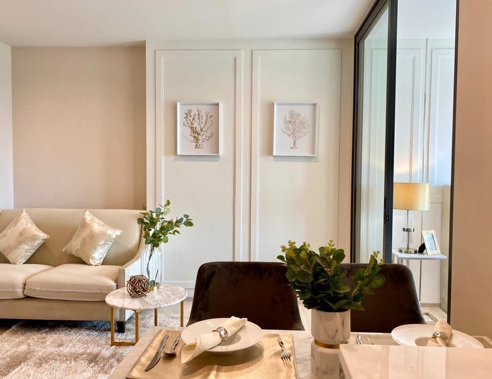 1630 – 102_living_room.jpg