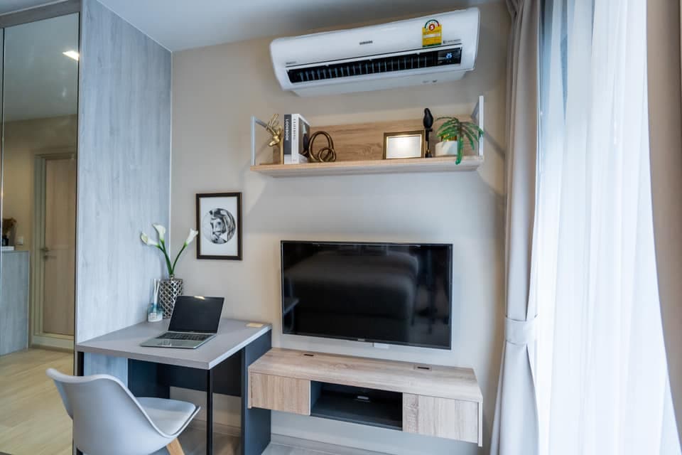 1631 – 106_living_room.jpg