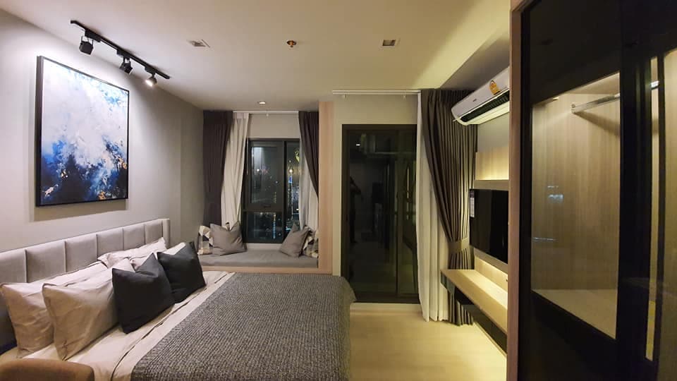 1637 – 105_living_room.jpg