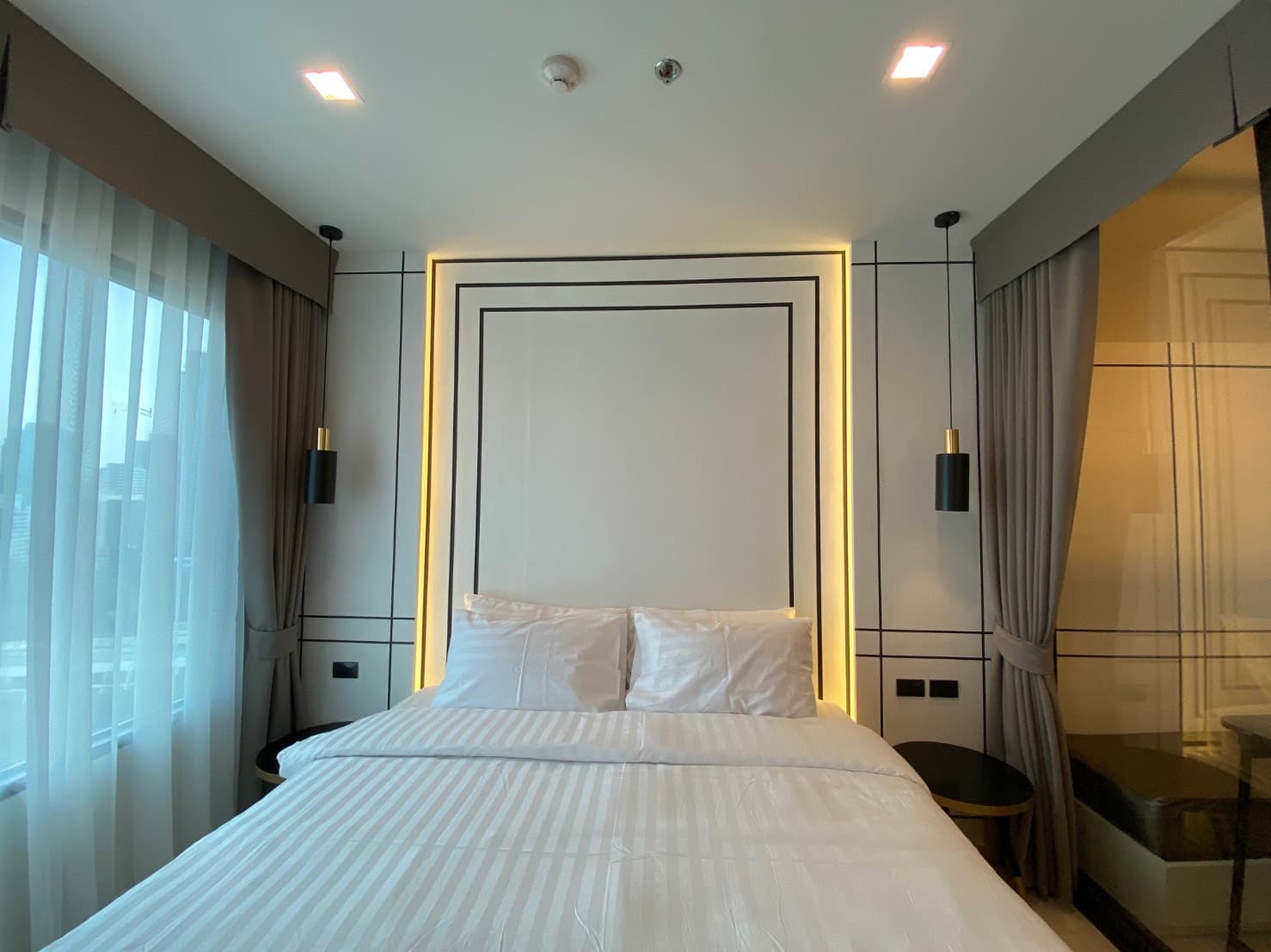 1641 – 201_bedroom.jpg