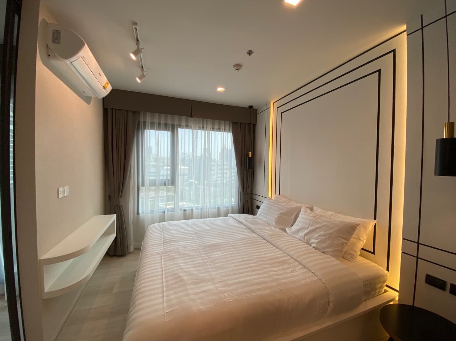1641 – 202_bedroom.jpg