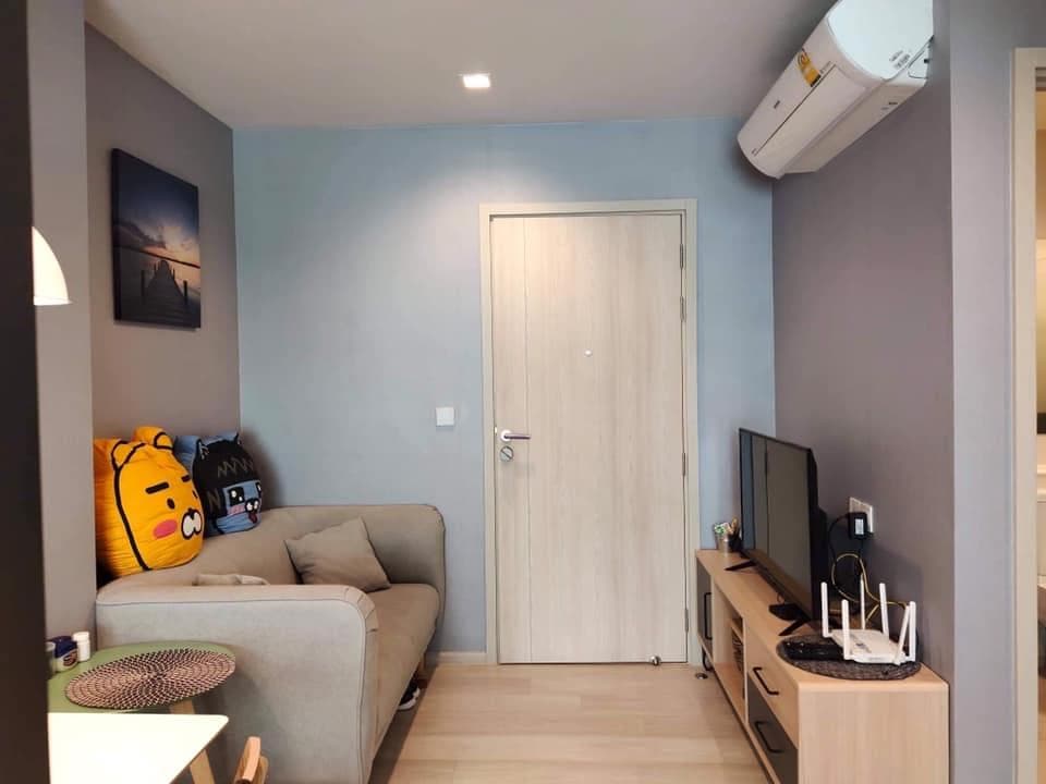 1644 – 102_living_room.jpg