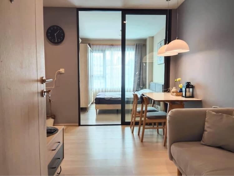1644 – 103_living_room.jpg