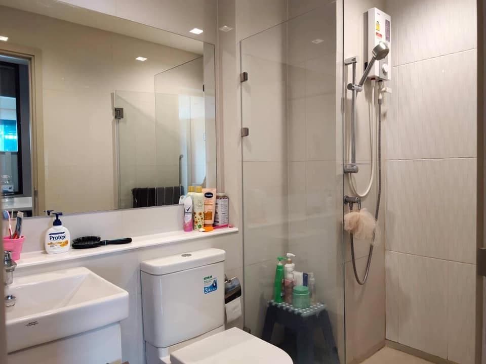 1644 – 301_bathroom.jpg