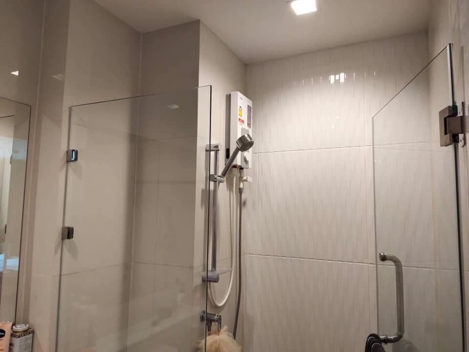 1644 – 302_bathroom.jpg