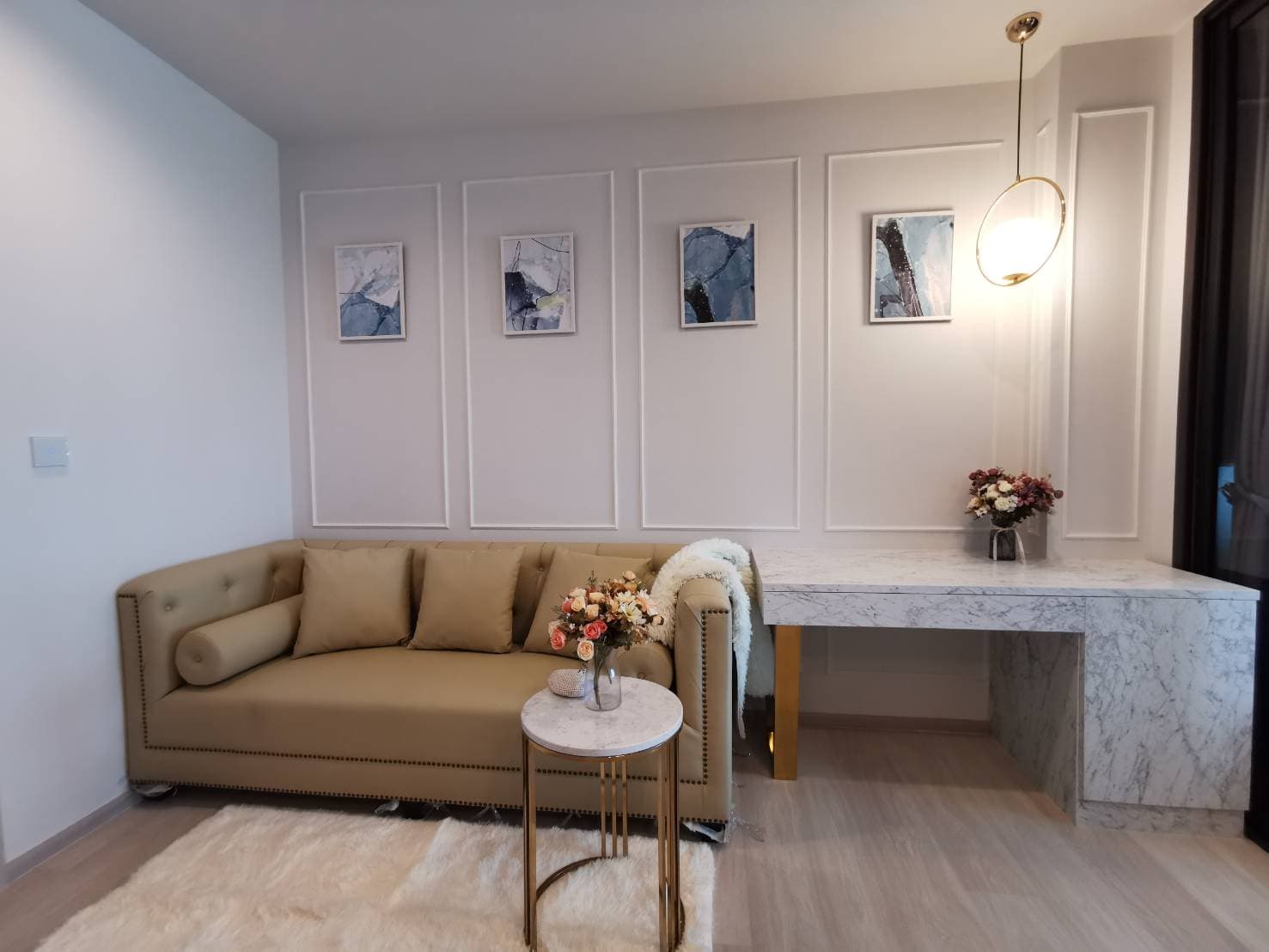 1645 – 102_living_room.jpg