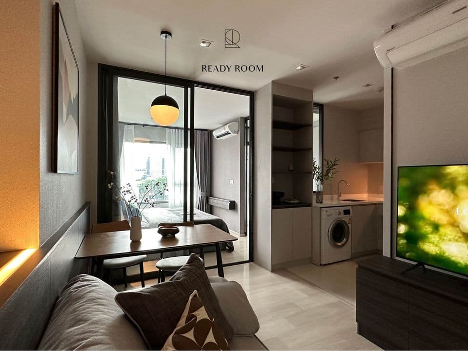 1648 – 101_living_room.jpg