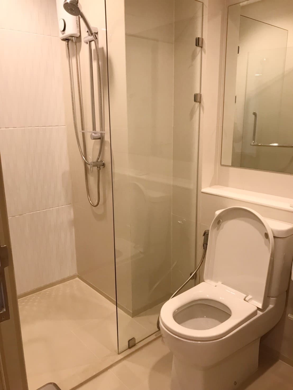 1652 – 301_bathroom.jpg