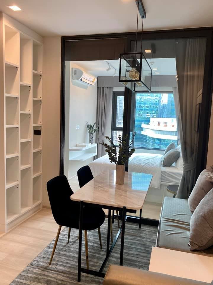1658 – 102_living_room.jpg
