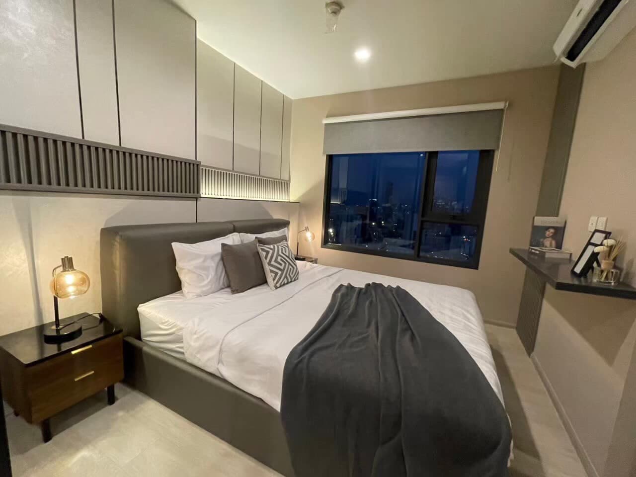 1660 – 201_bedroom.jpg