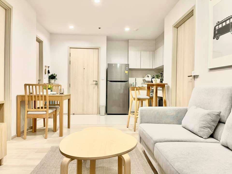 1663 – 101_living_room.jpg