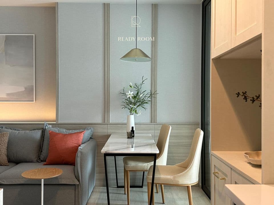 1671 – 101_living_room.jpg