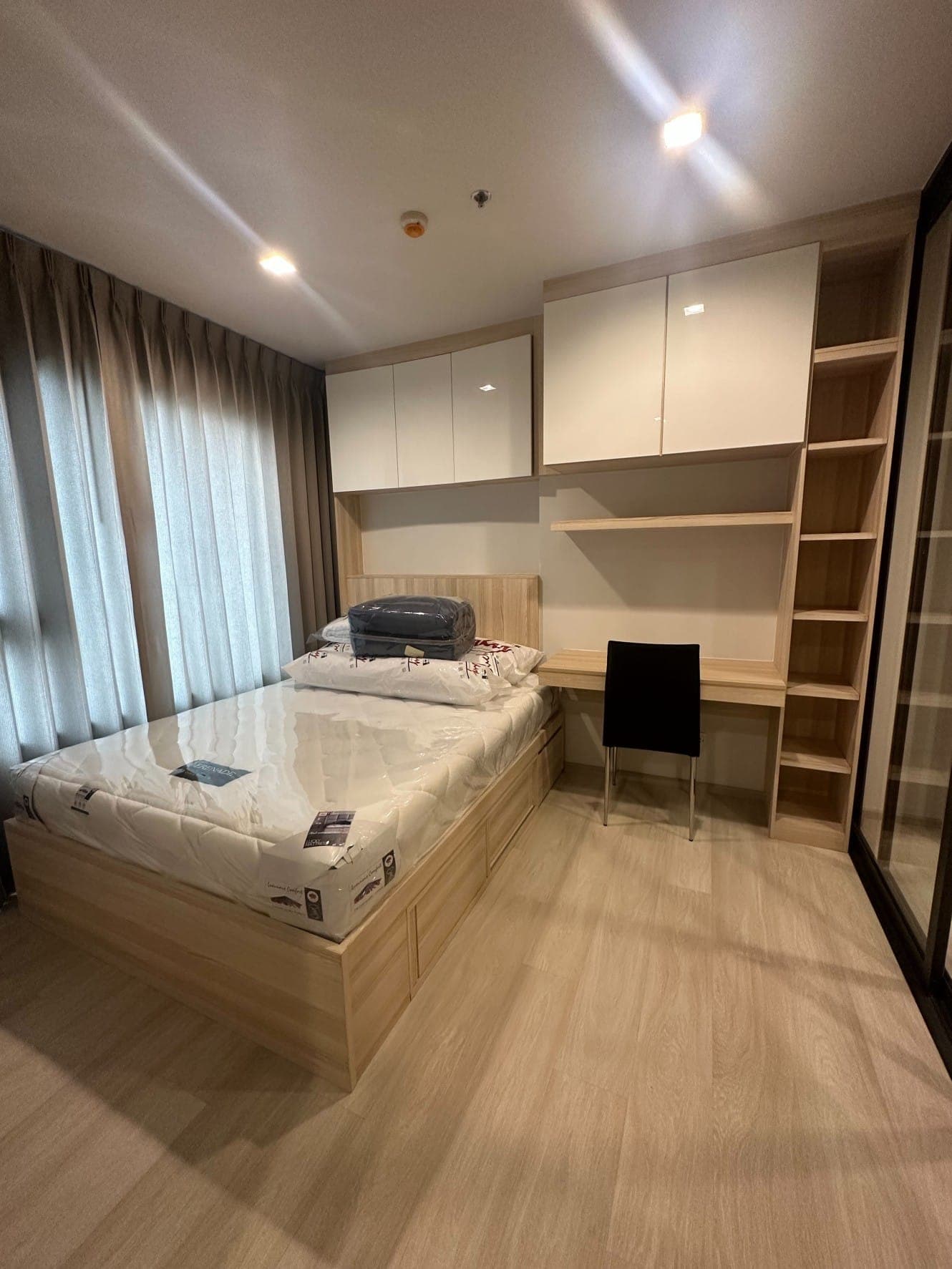 1675 – 201_bedroom.jpg