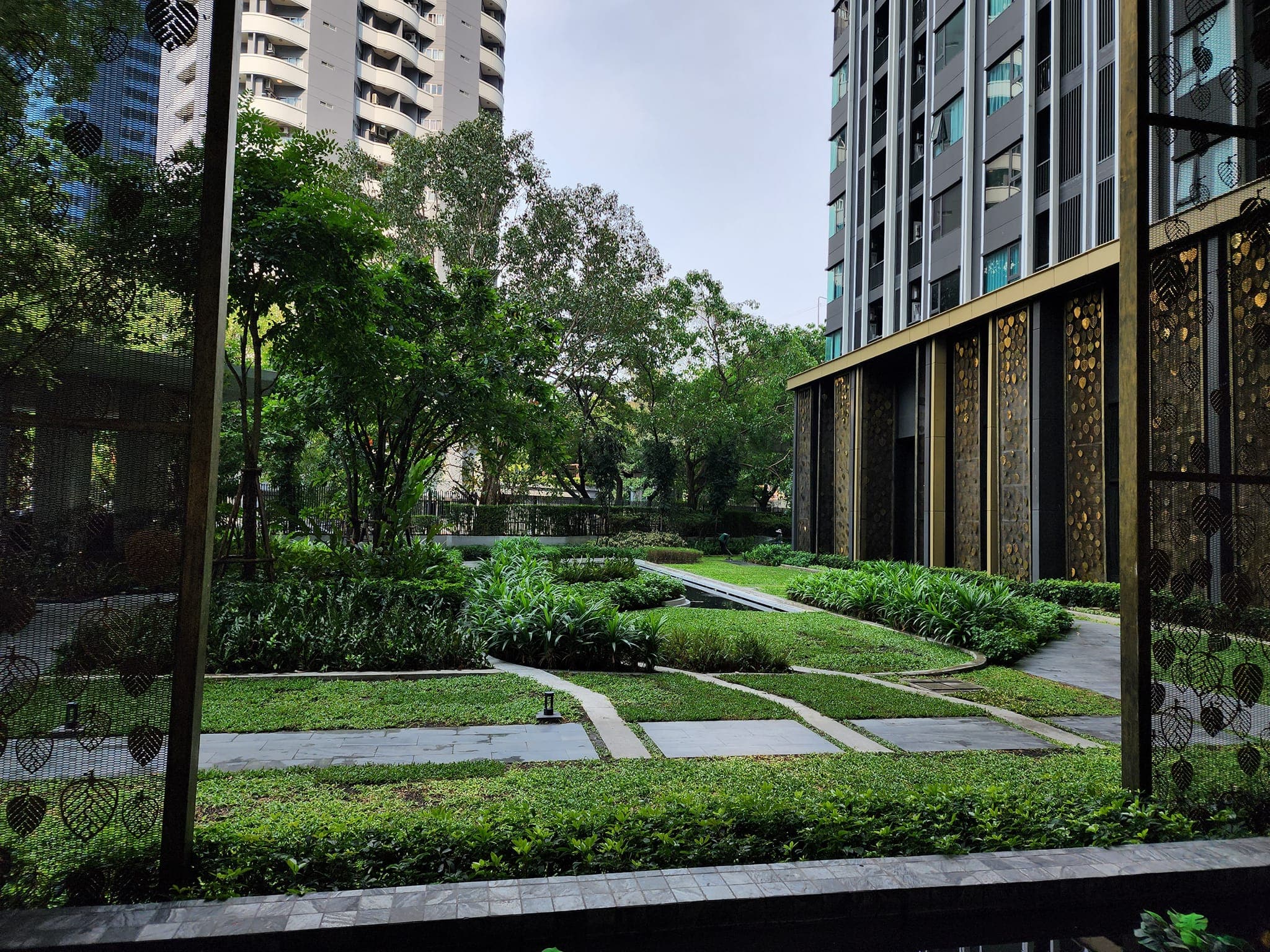 1675 – 602_terrace.jpg