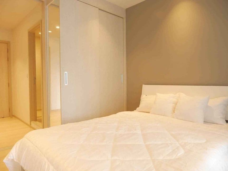 1677 – 202_bedroom.jpg