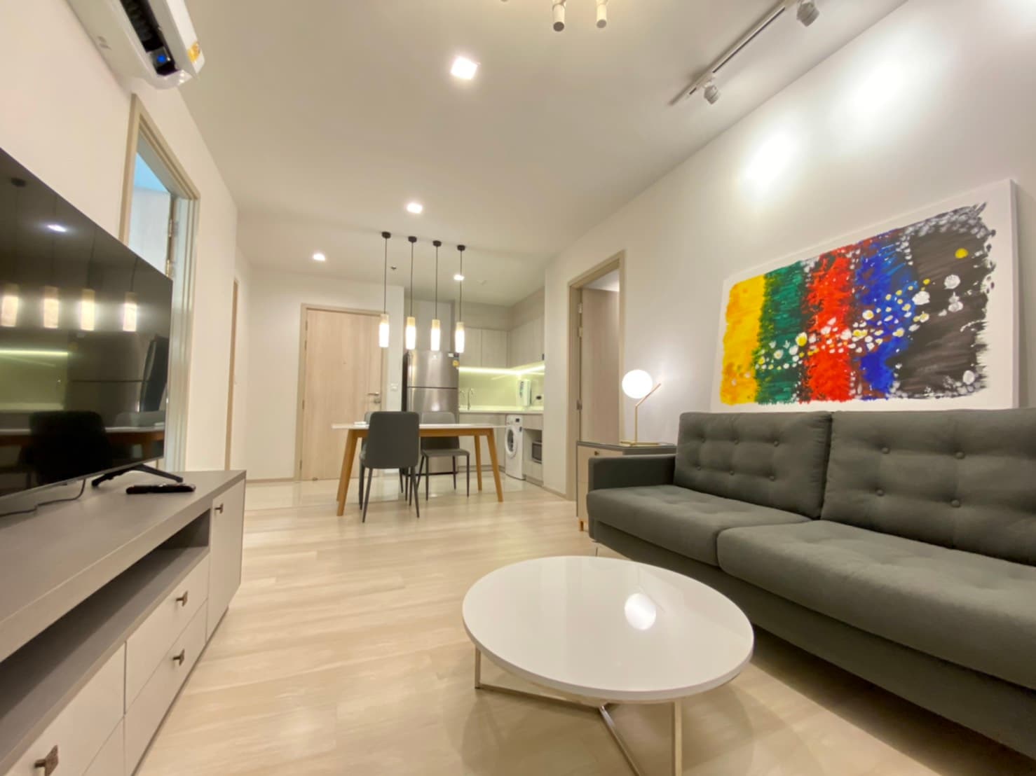1679 – 101_living_room.jpg