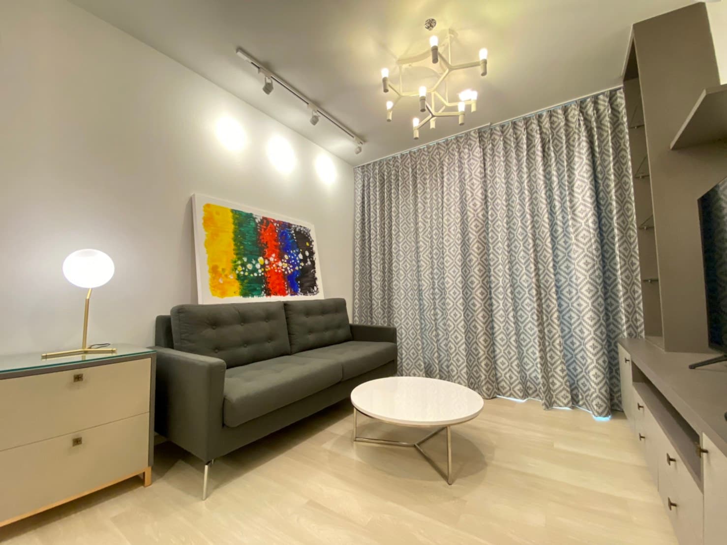 1679 – 102_living_room.jpg