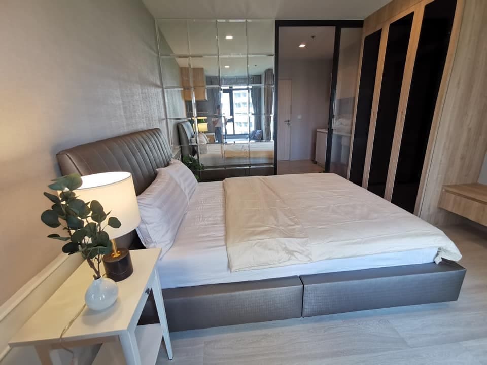 1680 – 101_living_room.jpg