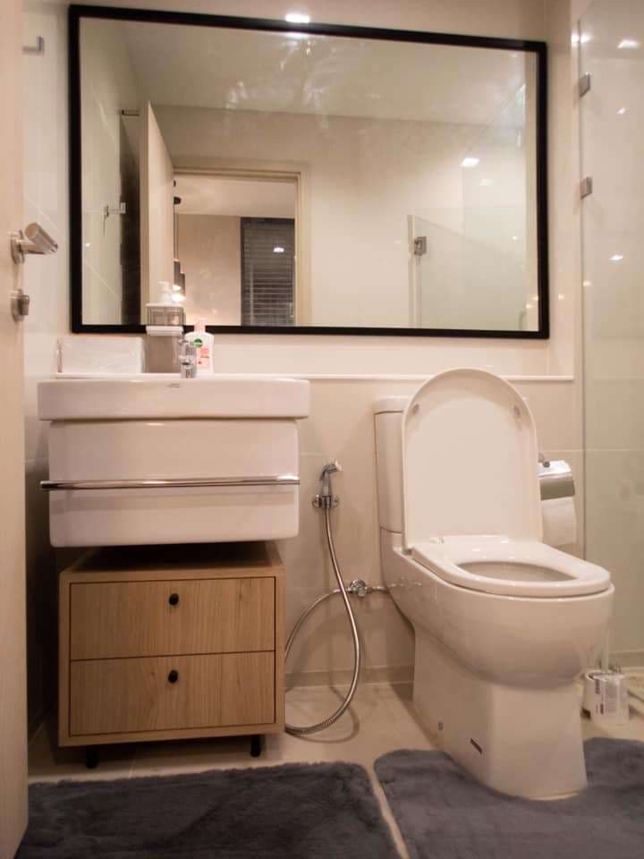 1682 – 301_bathroom.jpg