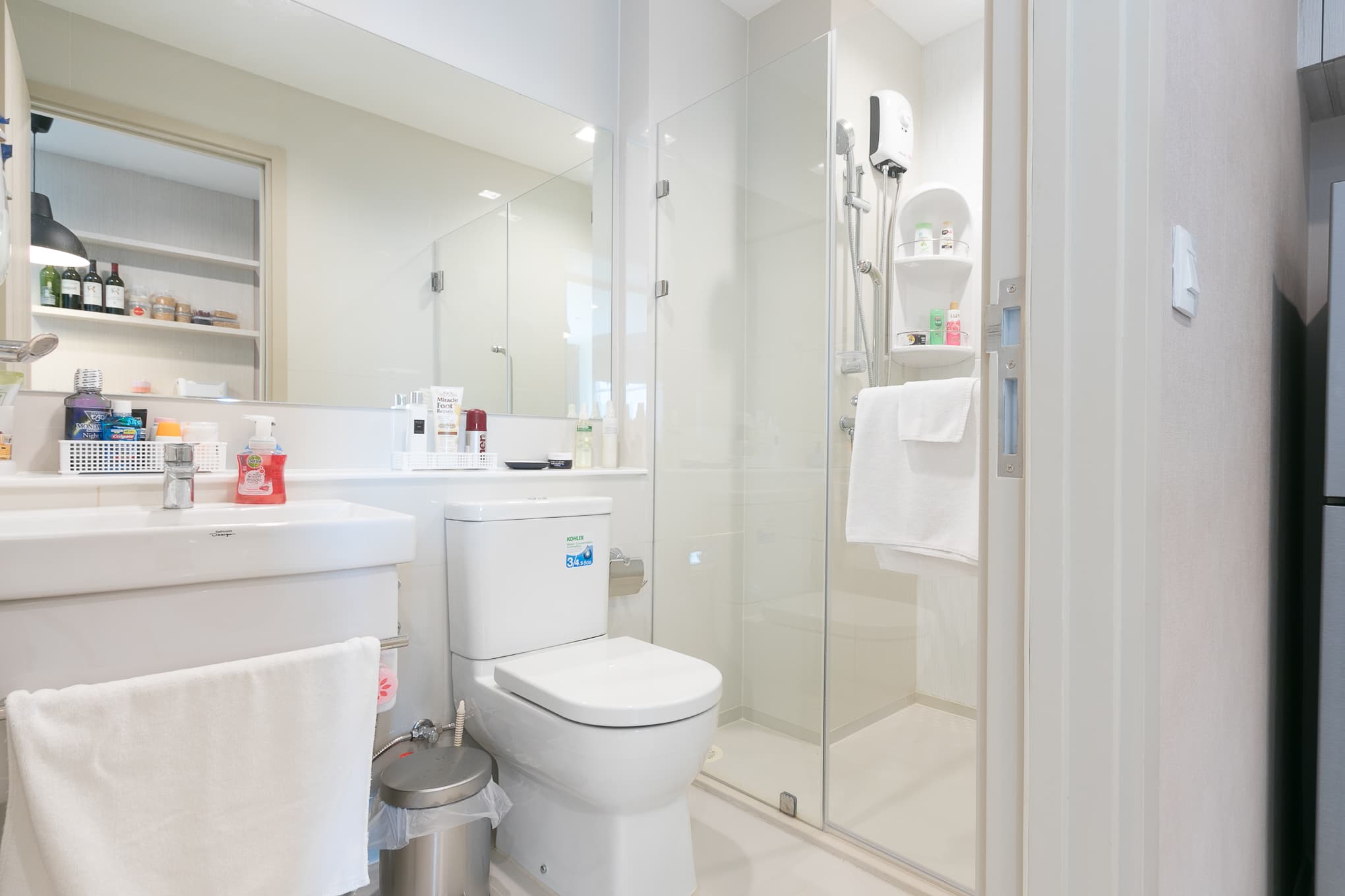 1978 – 301_bathroom.jpg