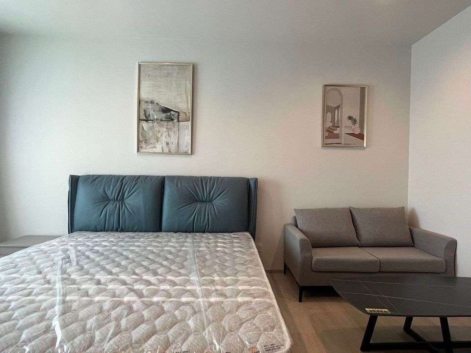 1980 – 102_living_room.jpg