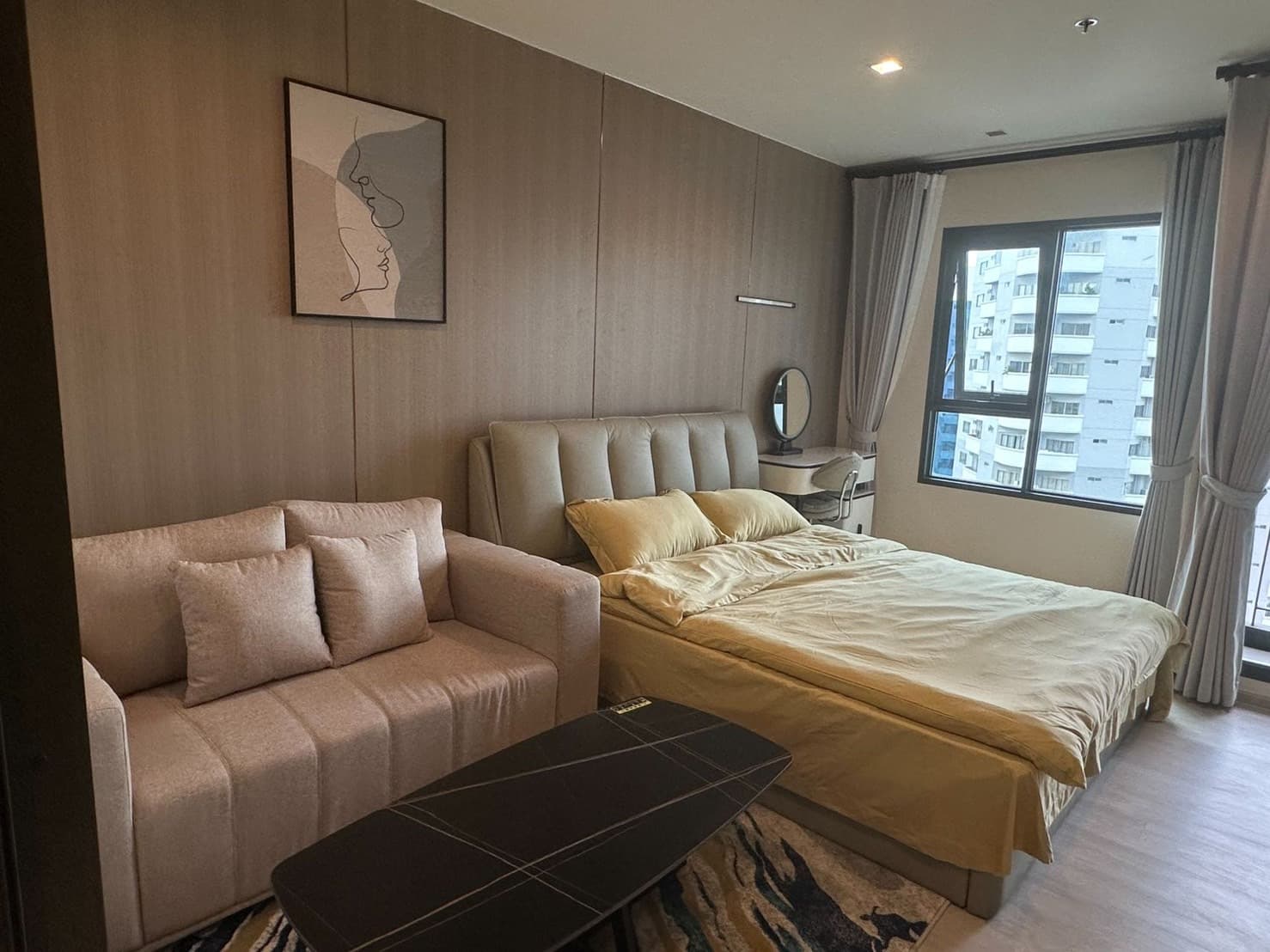 1982 – 101_living_room.jpg