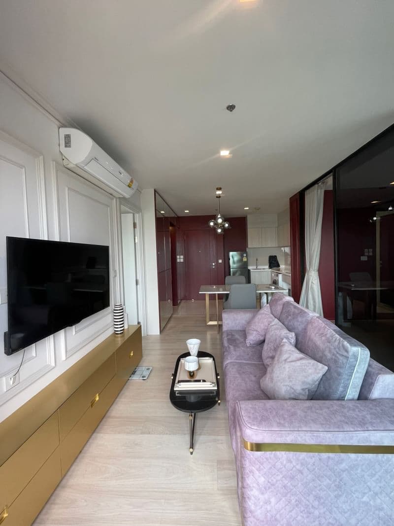 1984 – 102_living_room.jpg