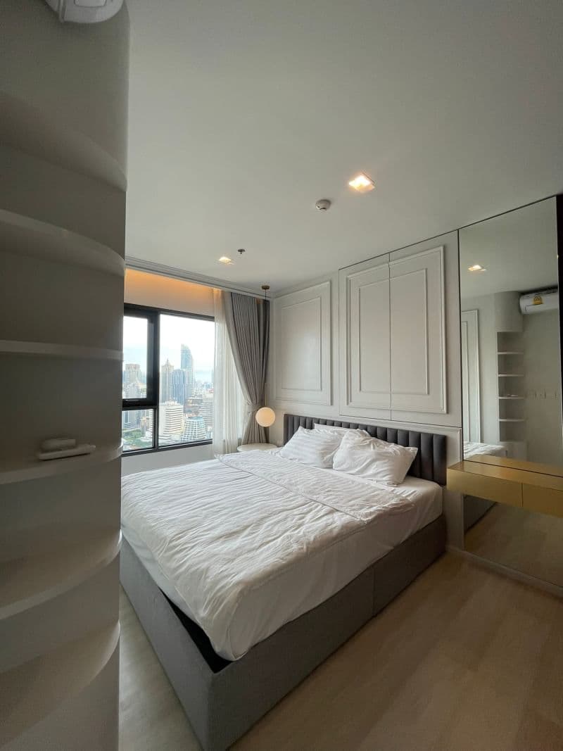 1984 – 203_bedroom.jpg