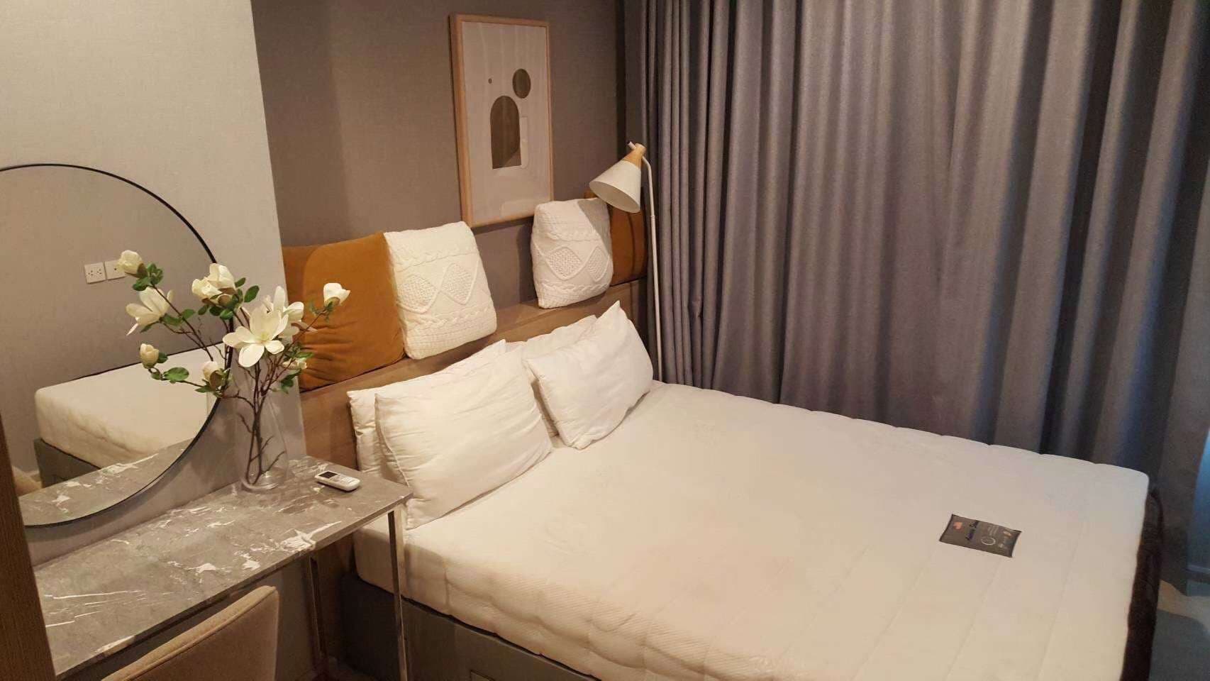 1985 – 202_bedroom.jpg