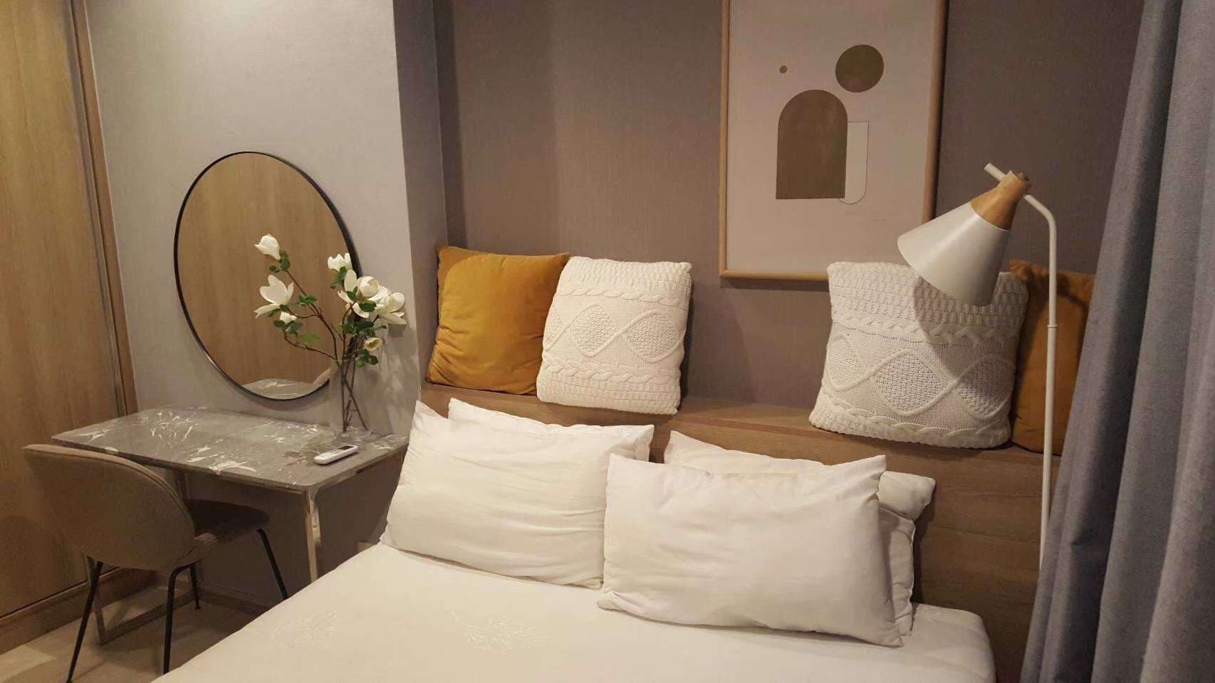 1985 – 204_bedroom.jpg