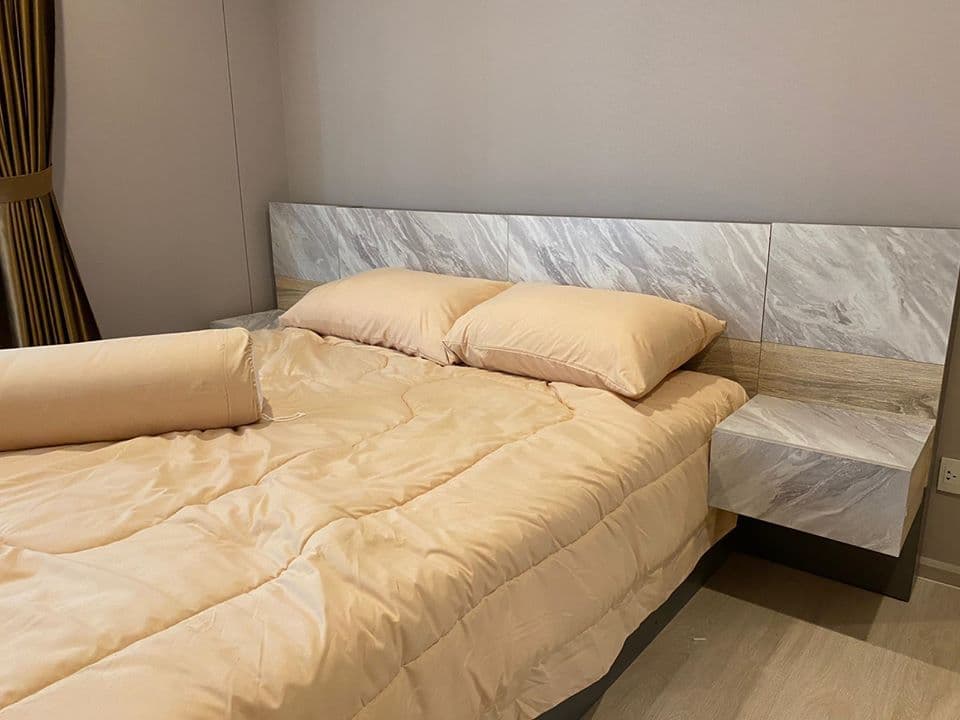 1986 – 201_bedroom.jpg