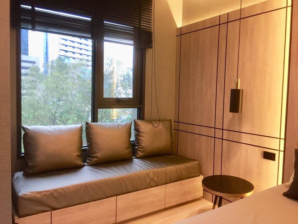 1987 – 102_living_room.jpg