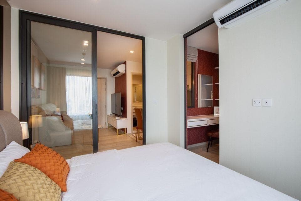 1988 – 204_bedroom.jpg