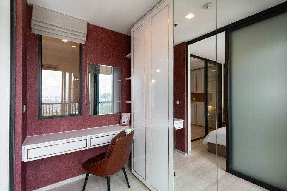 1988 – 301_bathroom.jpg