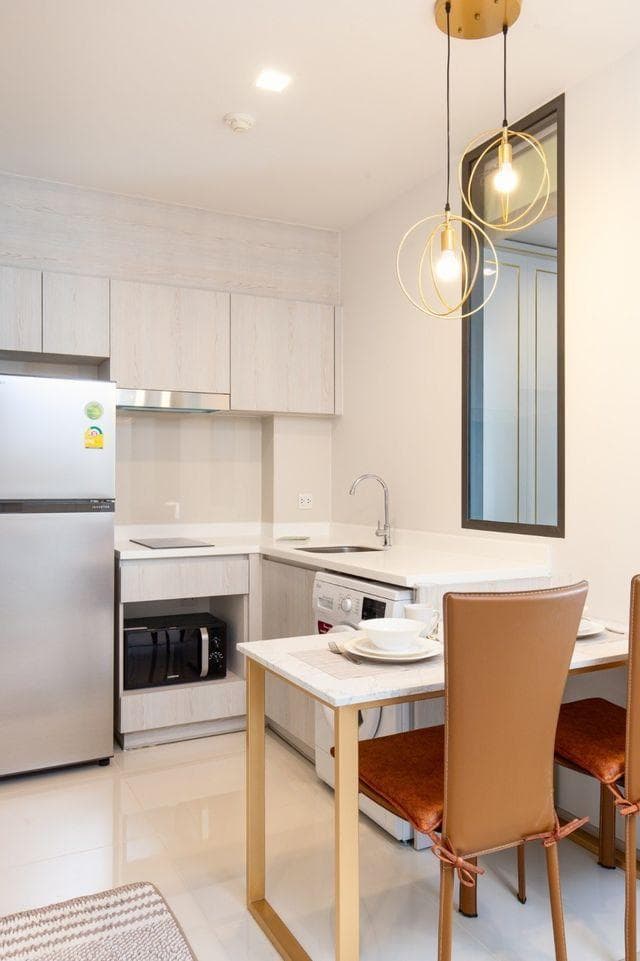 1988 – 402_kitchen.jpg