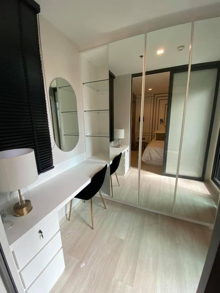 1989 – 301_bathroom.jpg